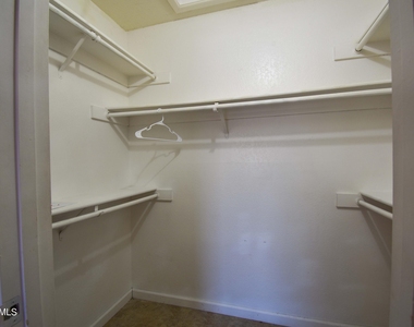 6525 W Mercer Lane - Photo Thumbnail 13