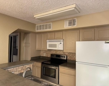 2311 Basil Drive - Photo Thumbnail 8