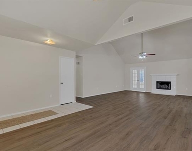 2140 Teal Court - Photo Thumbnail 8