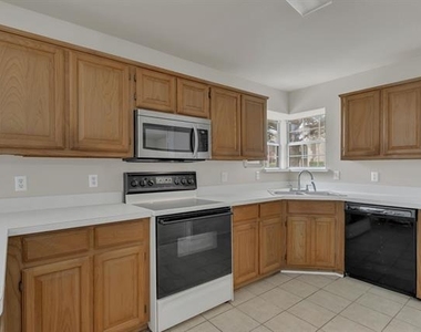 2140 Teal Court - Photo Thumbnail 14