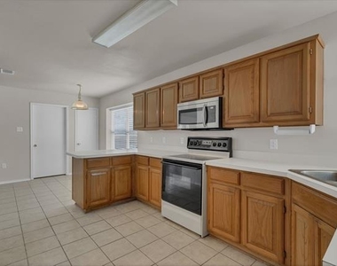 2140 Teal Court - Photo Thumbnail 15