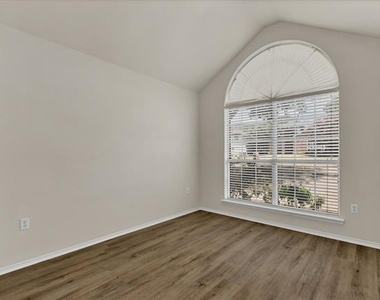 2140 Teal Court - Photo Thumbnail 20