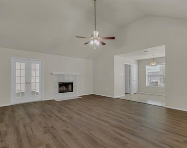 2140 Teal Court - Photo Thumbnail 10