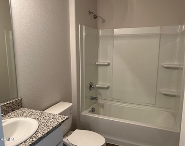 241 S Apache Avenue - Photo Thumbnail 9