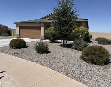 241 S Apache Avenue - Photo Thumbnail 11