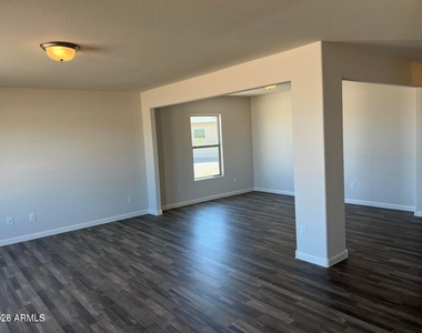 241 S Apache Avenue - Photo Thumbnail 5