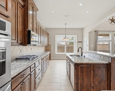 1621 Lakemere Drive - Photo Thumbnail 21