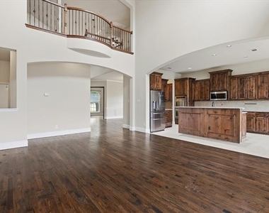 1621 Lakemere Drive - Photo Thumbnail 17