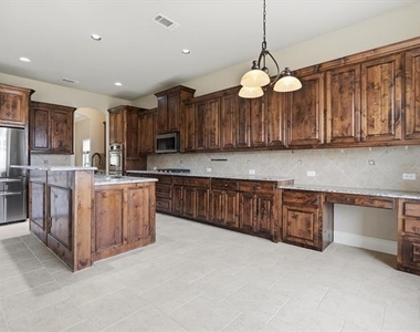 1621 Lakemere Drive - Photo Thumbnail 18