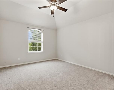 1621 Lakemere Drive - Photo Thumbnail 34