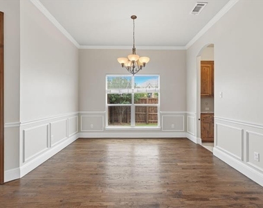 1621 Lakemere Drive - Photo Thumbnail 13