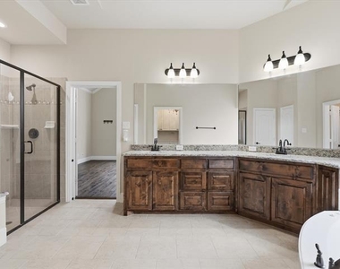 1621 Lakemere Drive - Photo Thumbnail 25