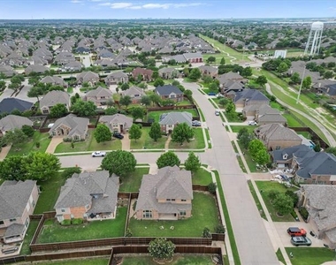 1621 Lakemere Drive - Photo Thumbnail 8