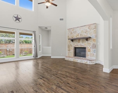 1621 Lakemere Drive - Photo Thumbnail 15