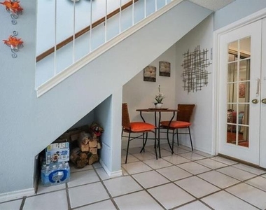 2300 Bamboo Drive - Photo Thumbnail 8