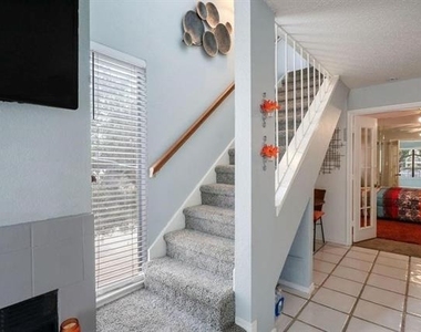 2300 Bamboo Drive - Photo Thumbnail 10