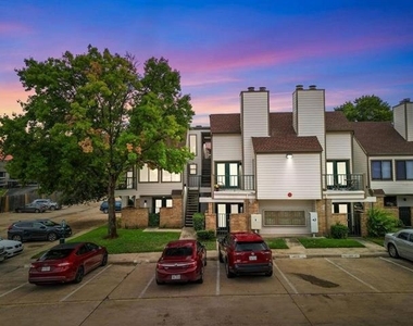 2300 Bamboo Drive - Photo Thumbnail 2
