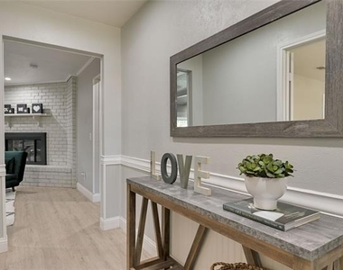804 Ridgefield Drive - Photo Thumbnail 6