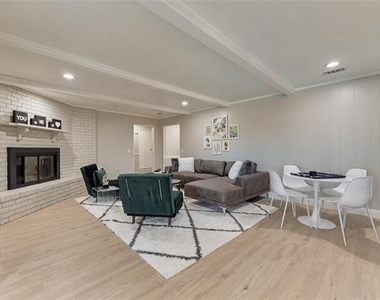804 Ridgefield Drive - Photo Thumbnail 7