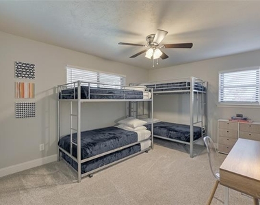 804 Ridgefield Drive - Photo Thumbnail 24