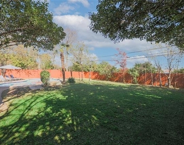 804 Ridgefield Drive - Photo Thumbnail 35