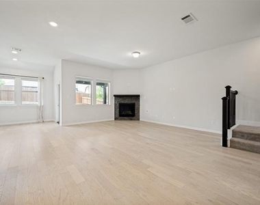 3437 Loftwood Lane - Photo Thumbnail 5