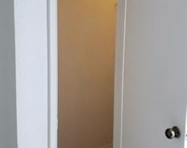2311 Balsam Drive - Photo Thumbnail 6