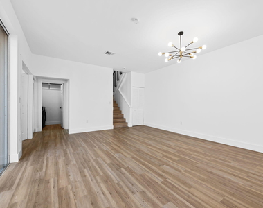 1551 Seagrape Way - Photo Thumbnail 9