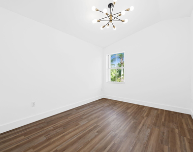 1551 Seagrape Way - Photo Thumbnail 25