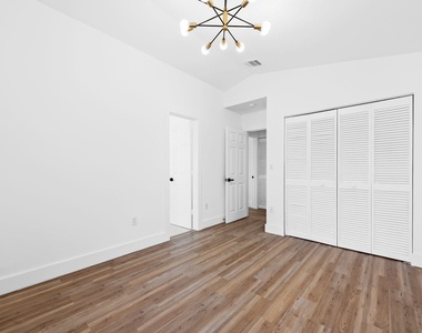 1551 Seagrape Way - Photo Thumbnail 24