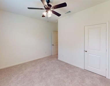 4529 Wood Fern Road - Photo Thumbnail 15