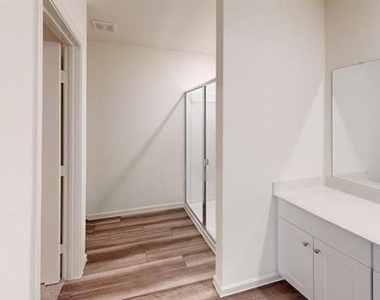 4529 Wood Fern Road - Photo Thumbnail 19