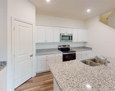 4529 Wood Fern Road - Photo Thumbnail 2