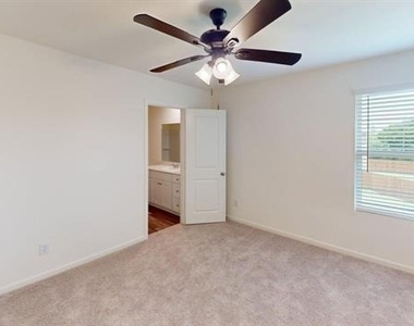 4529 Wood Fern Road - Photo Thumbnail 10