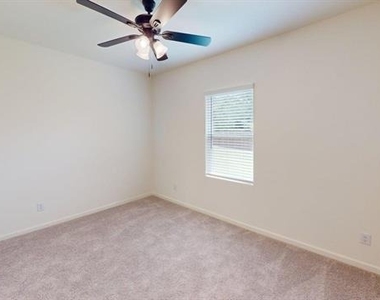 4529 Wood Fern Road - Photo Thumbnail 16
