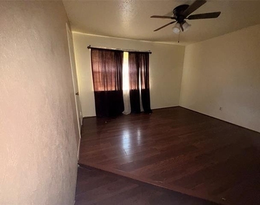 726 Ravencroft Drive - Photo Thumbnail 10