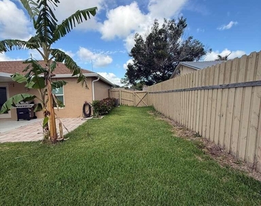349 Nw Hibiscus Street - Photo Thumbnail 19
