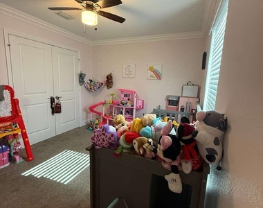 349 Nw Hibiscus Street - Photo Thumbnail 9