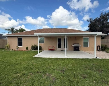 349 Nw Hibiscus Street - Photo Thumbnail 21