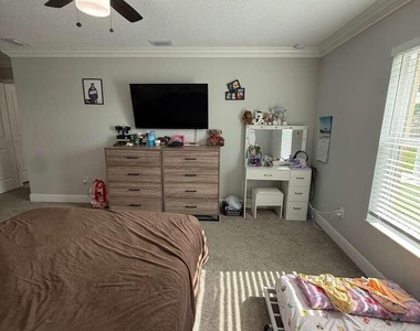 349 Nw Hibiscus Street - Photo Thumbnail 11