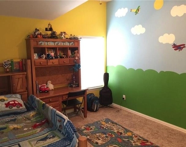 5605 Seneca Drive - Photo Thumbnail 12