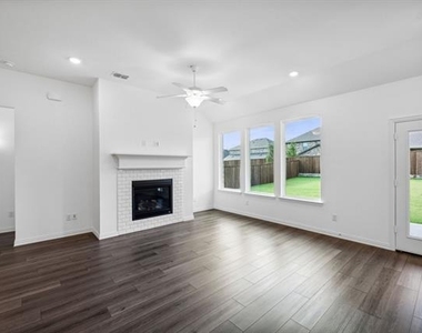 3513 Sunflower Street - Photo Thumbnail 1