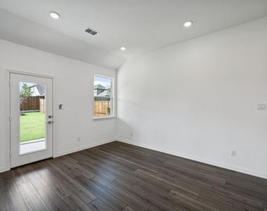 3513 Sunflower Street - Photo Thumbnail 9