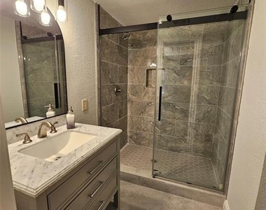 412 Oahu Loop - Photo Thumbnail 9
