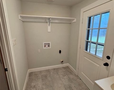 412 Oahu Loop - Photo Thumbnail 15