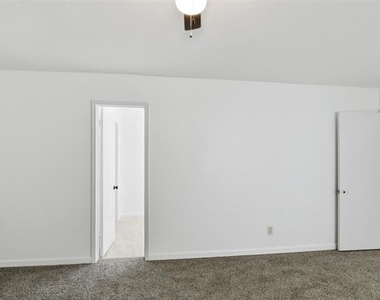9305 Shipman Street - Photo Thumbnail 18