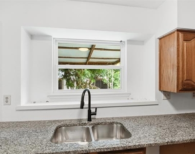 9305 Shipman Street - Photo Thumbnail 10