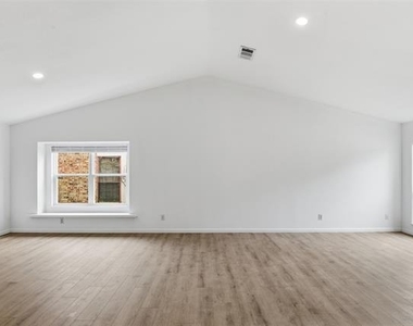 9305 Shipman Street - Photo Thumbnail 5