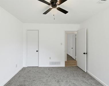 9305 Shipman Street - Photo Thumbnail 16