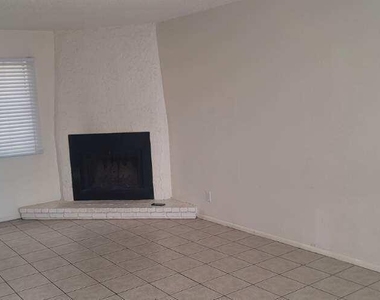 15601 N 27 Street - Photo Thumbnail 3